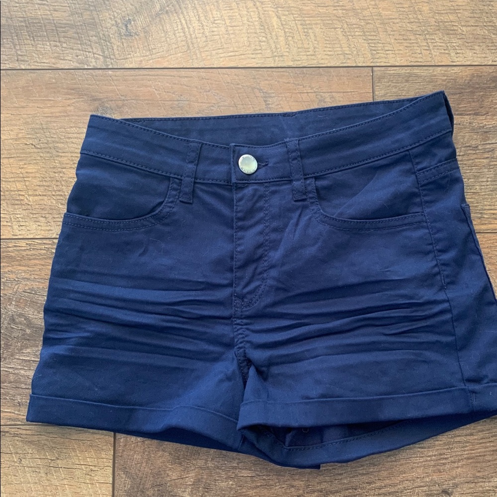 H&M navy shorts